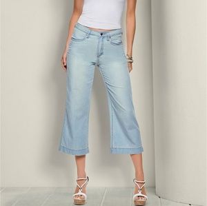 VENUS Chambray Capri Culottes (light wash)